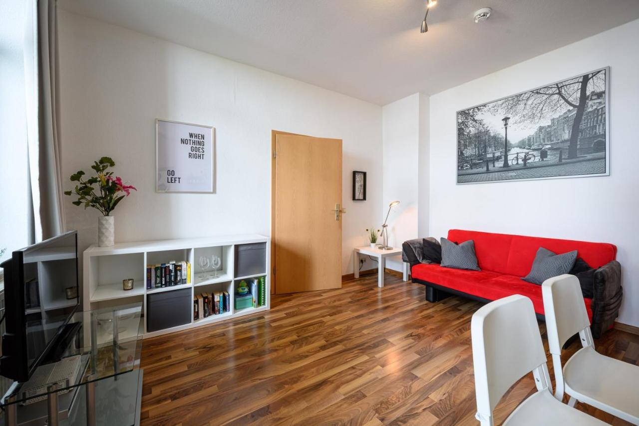 Helle Wohnung In Sudenburg Mit Balkon - Wlan, 4 Schlafplaetze 马格德堡 外观 照片
