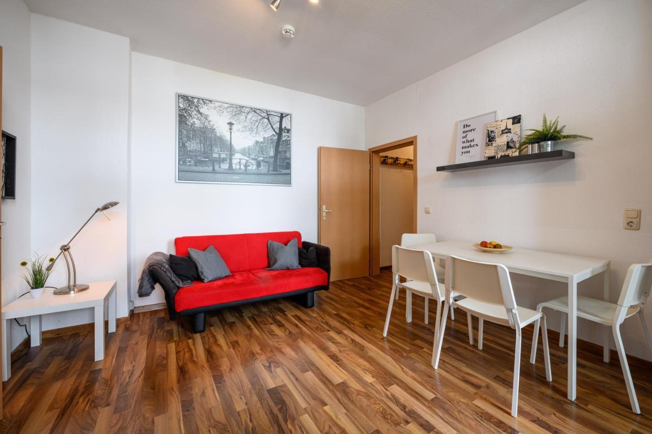 Helle Wohnung In Sudenburg Mit Balkon - Wlan, 4 Schlafplaetze 马格德堡 外观 照片