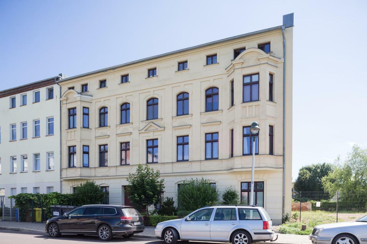 Helle Wohnung In Sudenburg Mit Balkon - Wlan, 4 Schlafplaetze 马格德堡 外观 照片